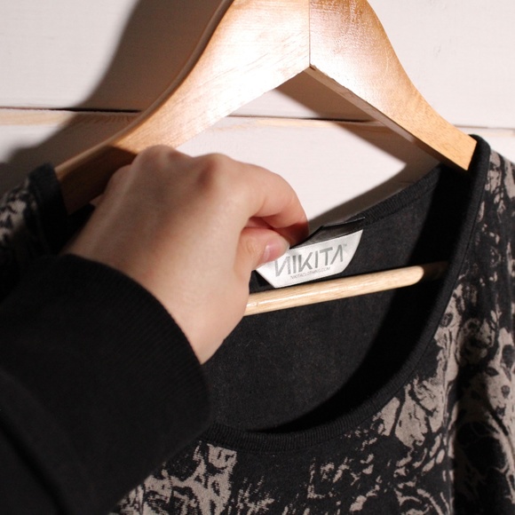 Black n Beige Pattern Long Sleeve - Picture 4 of 9